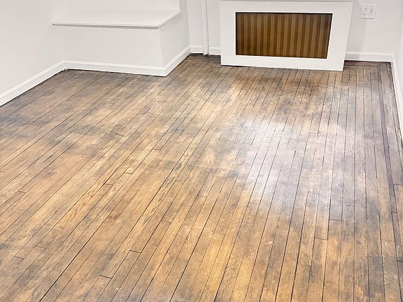 3rd image of 3620 Parsons Blvd #1BA
