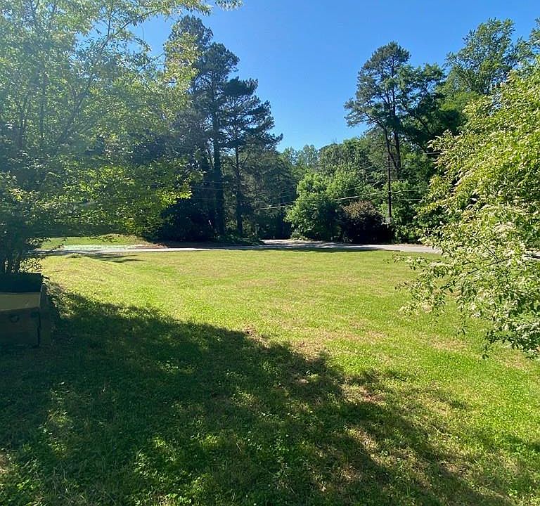 2nd image of 190 Saint James Dr
