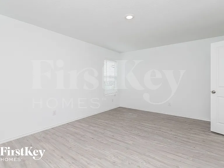 5402 Basil Chase — Photo 9