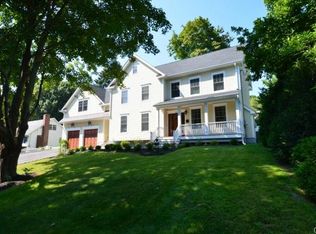 141 Mayweed Rd, Fairfield, CT 06824