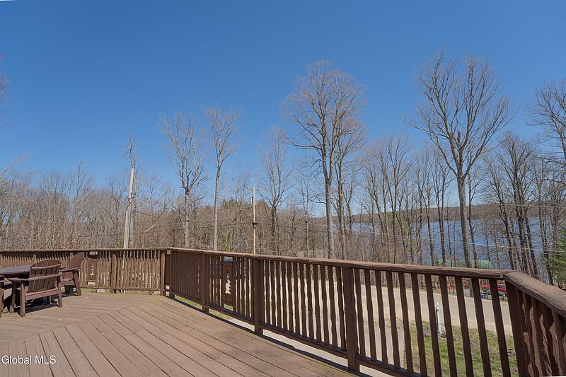 3rd image of 157 Maplewood Drive