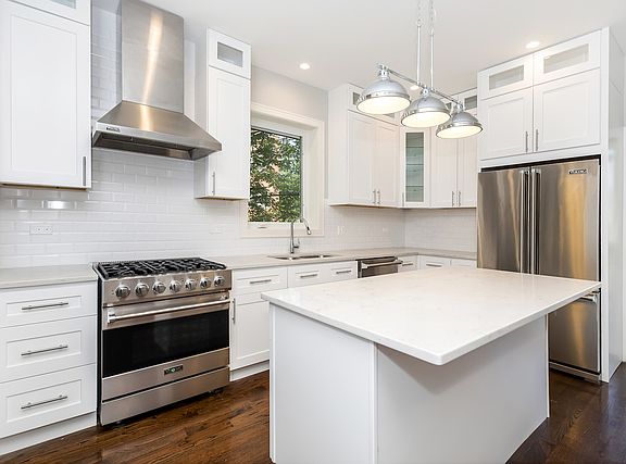 5th image of 2476 W Hutchinson St