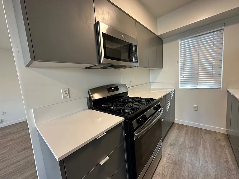 2716 S La Brea Ave #2 — Photo 5