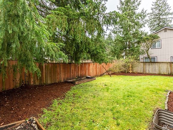 2nd image of 631 Malibu Dr SE