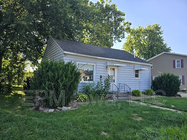 867 Maxwell St — Photo 2
