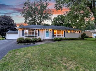982 Two Rod Rd, Alden, NY 14004