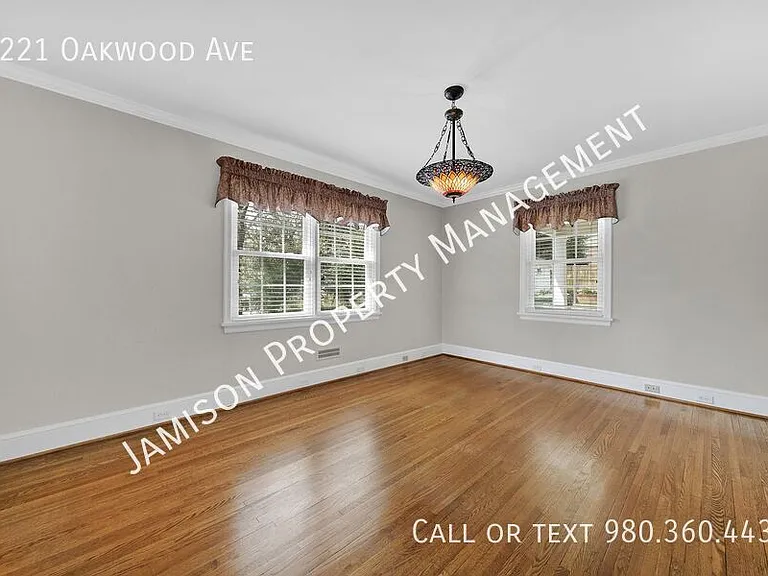 1221 Oakwood Ave — Photo 8