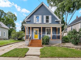 255 Plum St, Aurora, IL 60506