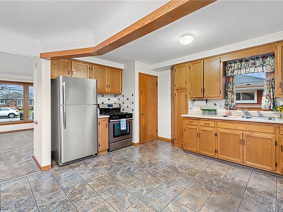 5th image of 7569 Pleasant Hill Dr