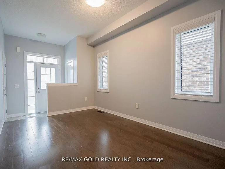 4064 Maitland St — Photo 2