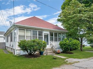 5 Towne St, Cranston, RI 02920