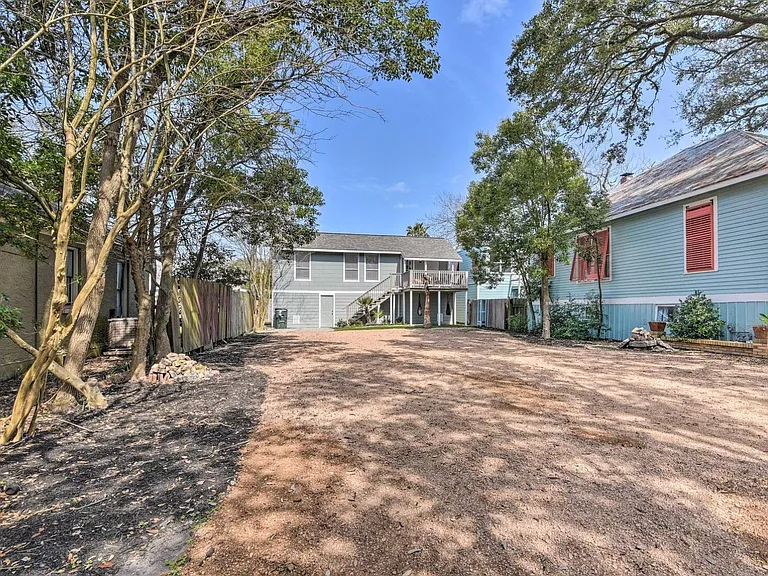 3402 Avenue Q 1/2 — Photo 5