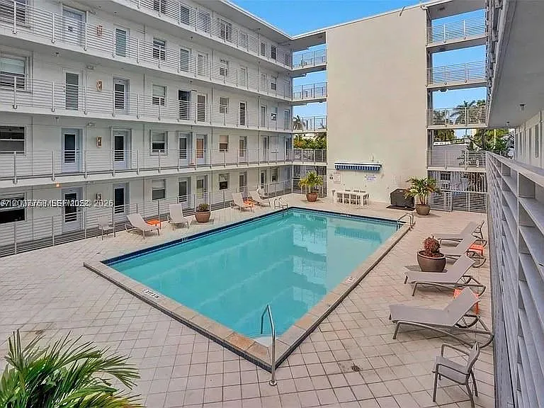 1545 Euclid Ave #3H — Photo 12