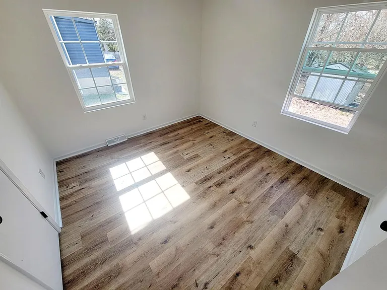 709 Maryland Ave — Photo 6