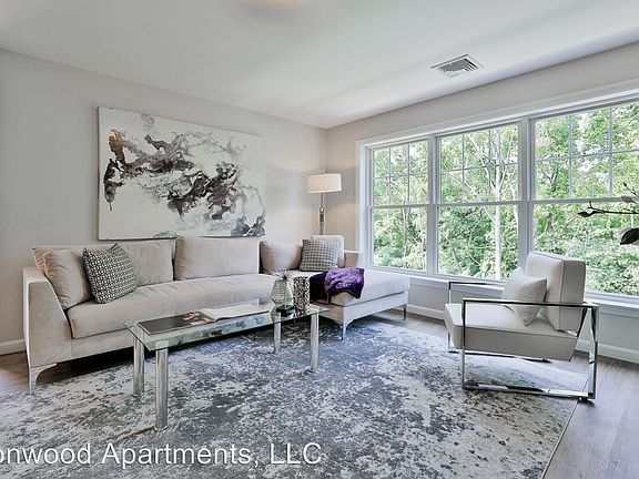 3rd image of 215 Fairmount Ave Unit 209