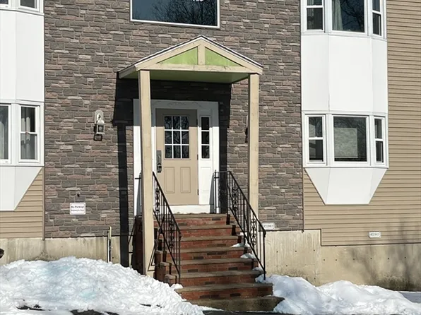 1524 Gorham St Unit 211, Lowell, MA 01852