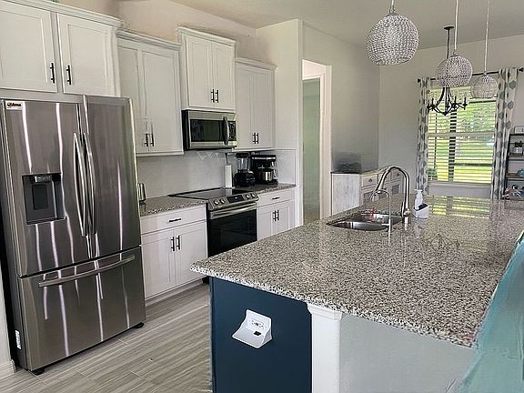 3rd image of 13719 Vista Del Lago Blvd