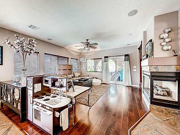4th image of 12117 Espana Ct