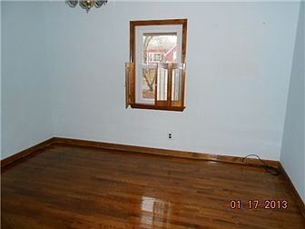 5th image of 2402 Sylvan Ave