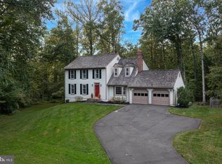 7104 Park Point Ct, Fairfax Station, VA 22039