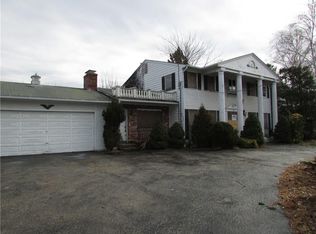 200 Oaklawn Ave, Cranston, RI 02920