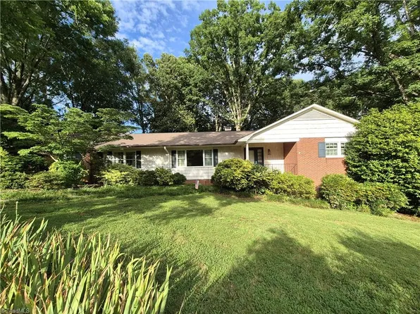 3465 Dixiana Ln, Pfafftown, NC 27040