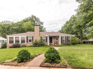 8444 Old Bonhomme Rd, Saint Louis, MO 63132