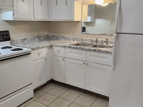 1404 Oak Dr APT H