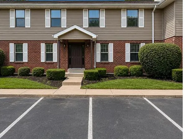 1861 High Sun Dr, Florissant, MO 63031