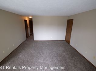 2009 Tracy Dr APT 3, Bloomington, IL 61704