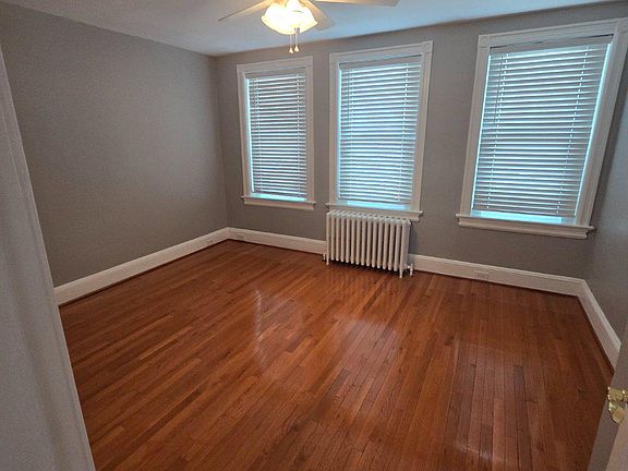 3rd image of 540 14th St SE