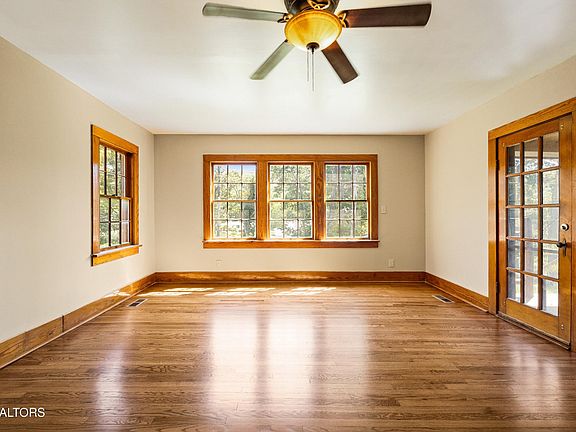 3rd image of 2356 Old Harriman Hwy