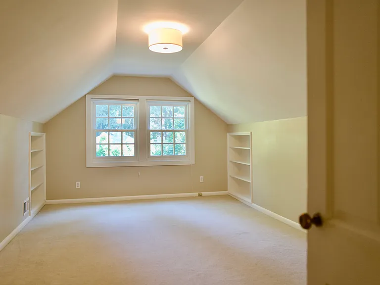 7205 SW Benz Park Dr — Photo 10