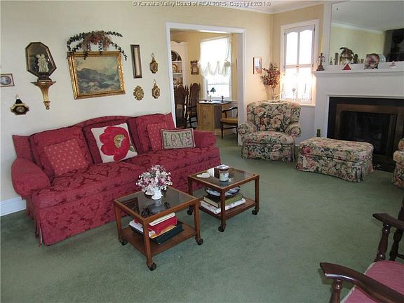 3rd image of 3909 Noyes Ave SE