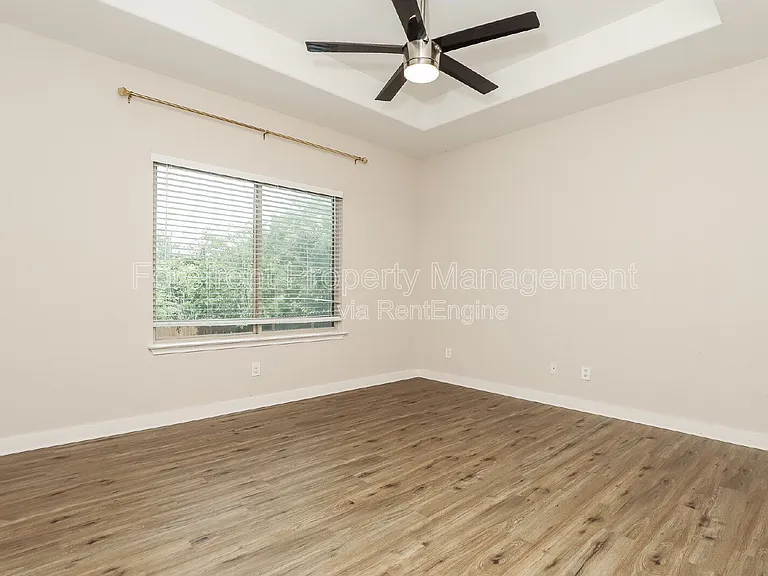 1330 Plaza Lake Dr — Photo 8