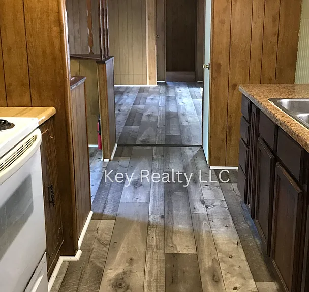 112 Anthony St — Photo 8