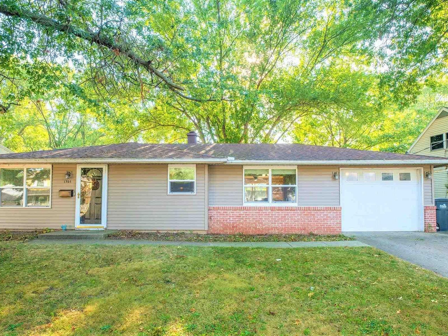 1705 Florence Ave, Pekin, IL 61554 Zillow