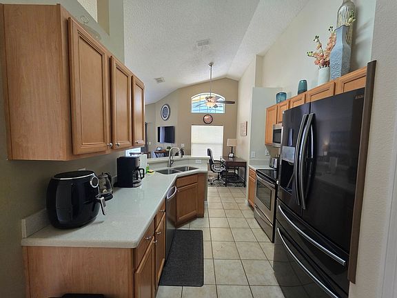 5th image of 8538 Palm Harbour Dr