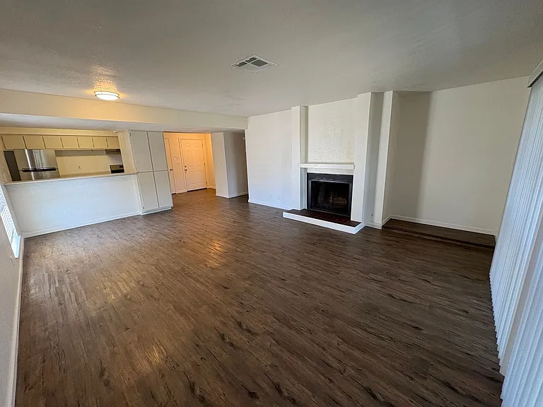 212 N Crenshaw St — Photo 20
