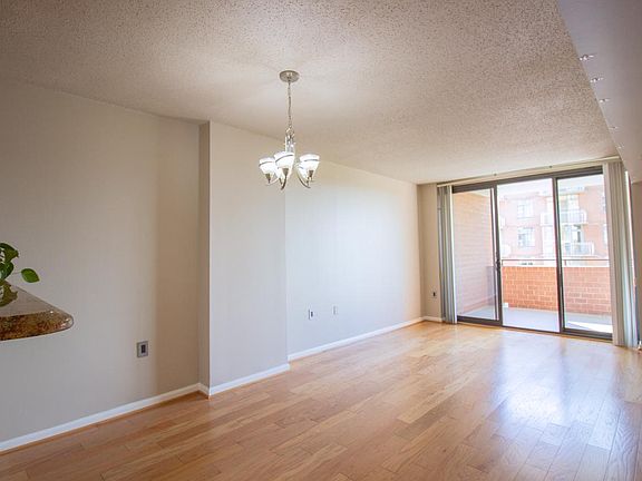 2nd image of 1001 N Randolph St APT 606