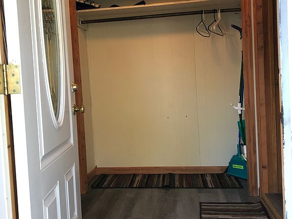 3rd image of 424 Roseland St