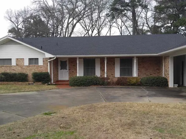 203 Hickory St, Gladewater, TX 75647