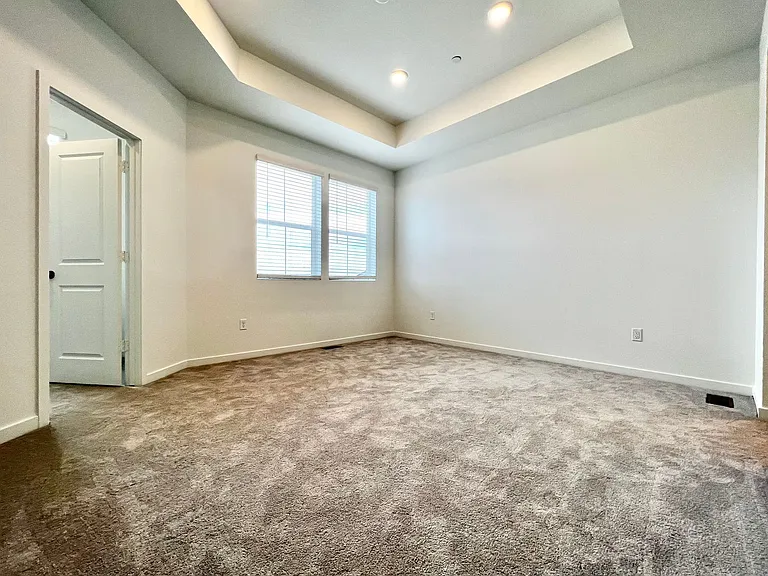 5479 Euclid Ct — Photo 8
