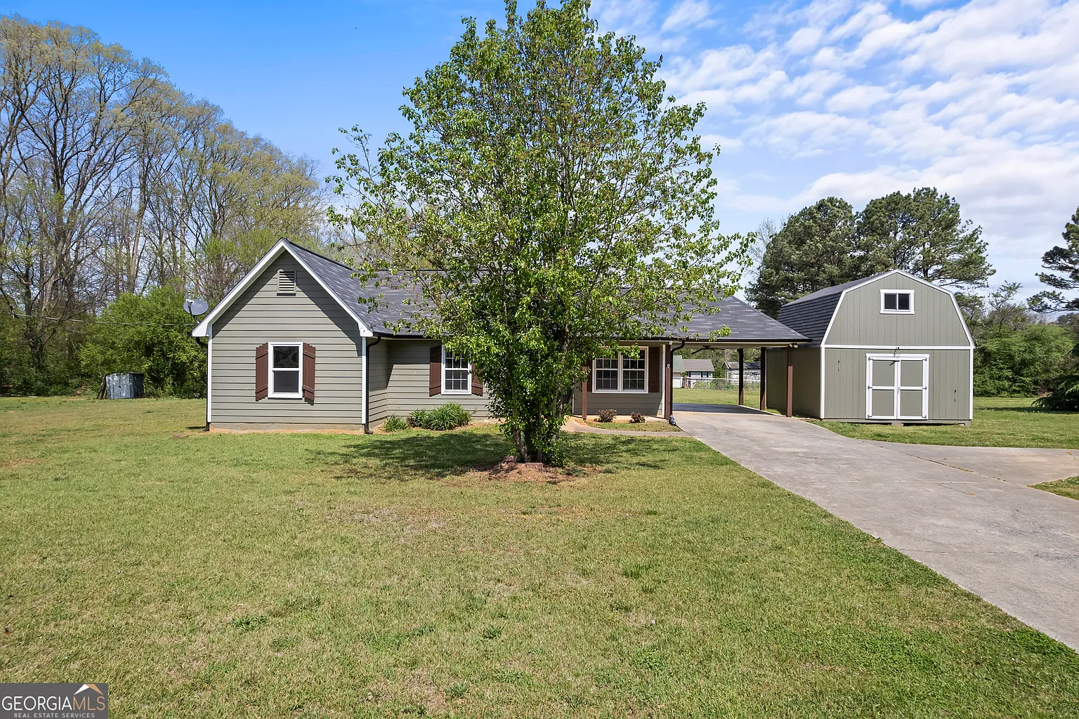 40 Jennifer Ln photo 1