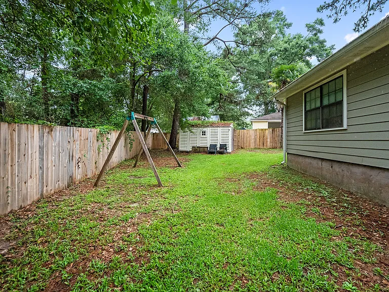 115 Donna Cir — Photo 25