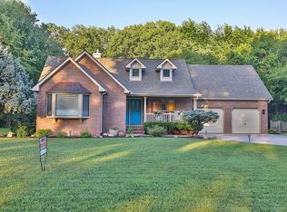 4006 N Lakeview Rd, Hutchinson, KS 67502