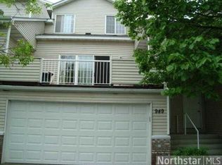 949 Santa Vera Dr, Chanhassen, MN 55317