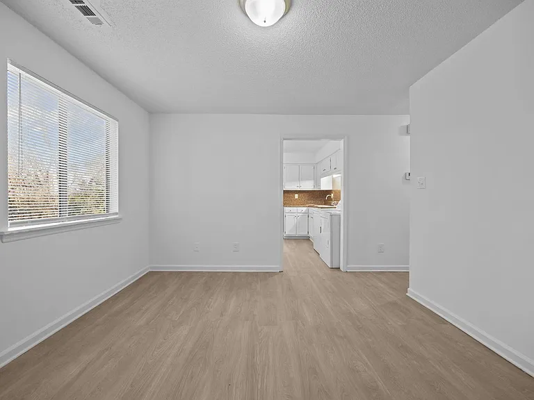1011 Camden Ave — Photo 34