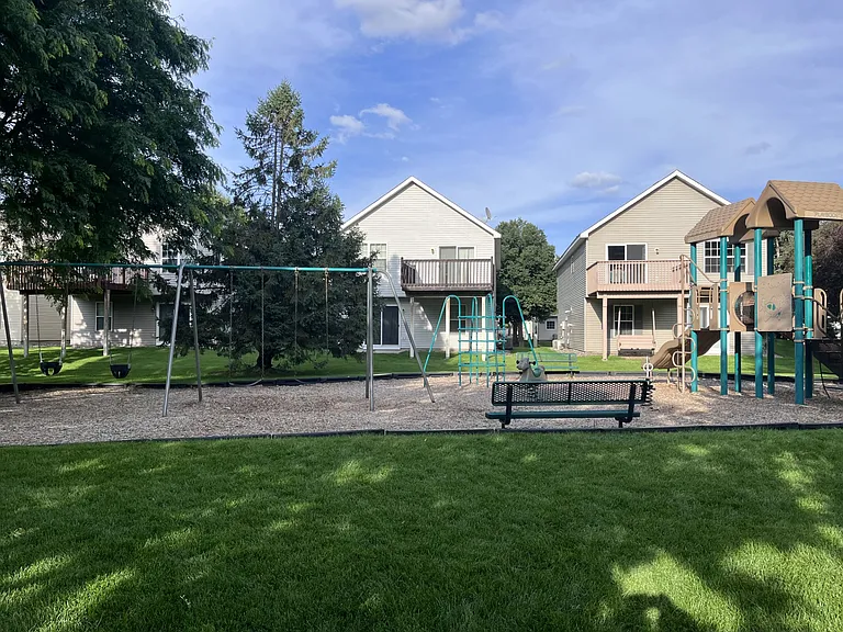 Hampton Ln — Photo 16