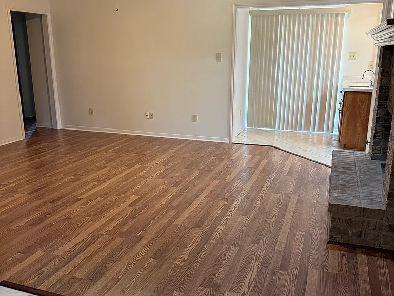 12922 Chandler Dr — Photo 4